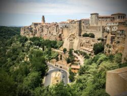 pitigliano (1) pitigliano (1)